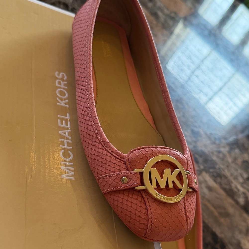 Michael Kors Coral Textured Loafers